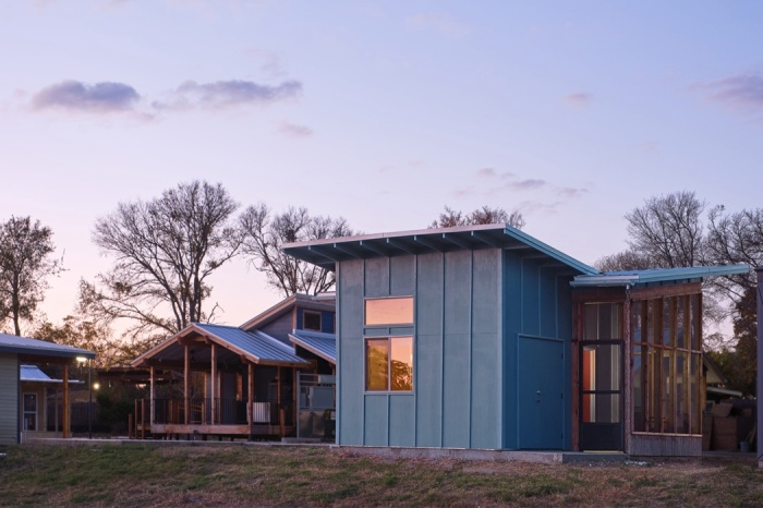 Деревня с крошечными домиками стала спасением для бездомных техасцев архитектура,жилье,общество