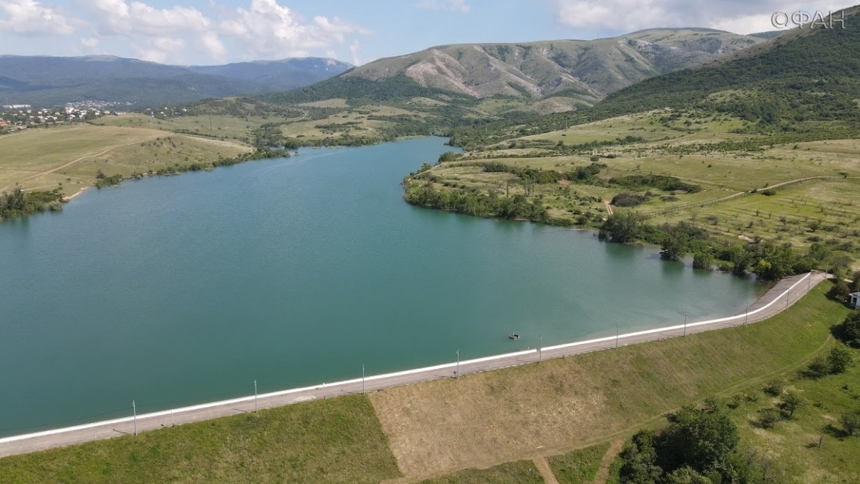Крымский блогер показал, как сейчас выглядит некогда пересохшее Аянское водохранилище Общество