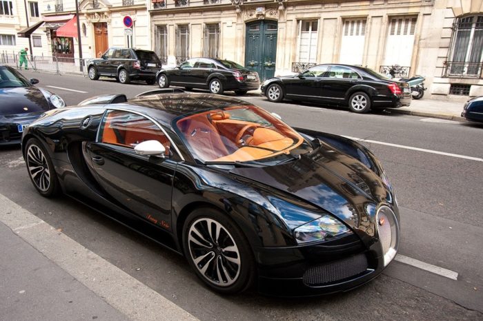 Обгоняющий ветер Bugatti Veyron автомобили,автомобиль,автоновости,автосалон,машины