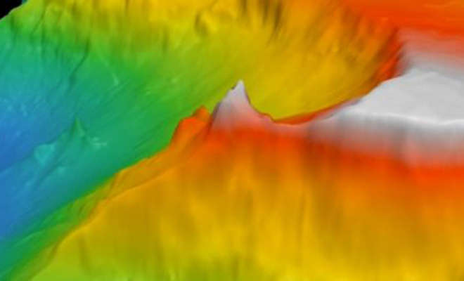 На дне Атлантики увидели структуры, похожие на гигантский замок. Высота известняковых башен превышает 60 метров Культура