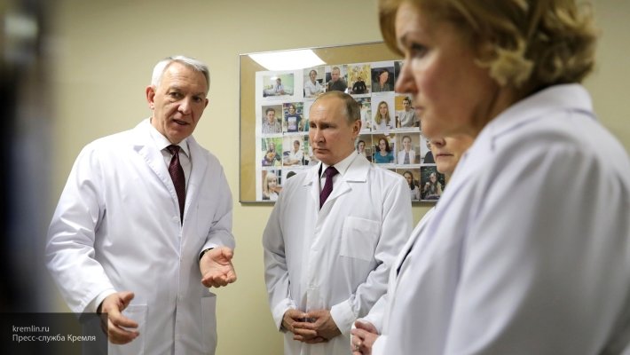 Путин сделал ряд важных заявлений перед медиками во время визита в Санкт-Петербург