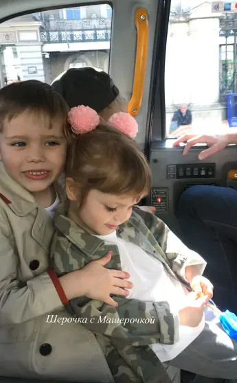 Елена Перминова показала архивные фото с дочерью от миллиардера в честь её 12-летия Перминова, дочерьюЕлена, рождения, братом, Елена, дочери, Елены, очень, Александр, после, Лебедев, который, Ариша, дочерьюАринаЕлена, растёт, детьмиЕлена, родила, Тарасом, миллиардеромМои, бойфрендом