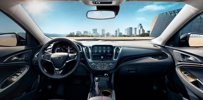 233 л.с. и 9-ступенчатый «автомат» — всего 2,5 млн рублей. Топовый Chevrolet Malibu XL можно заказать в России