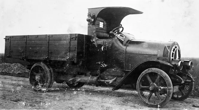 Marta (Magyar Automobil Reszveny Tarsasag Arad) – первый автомобильный завод в Румынии, основанный в 1909 году по лицензии американской компании Westinghouse. Машины производились до 1926 года с перерывом на I Мировую войну, до войны успели выпустить около 650 автомобилей и автобусов.