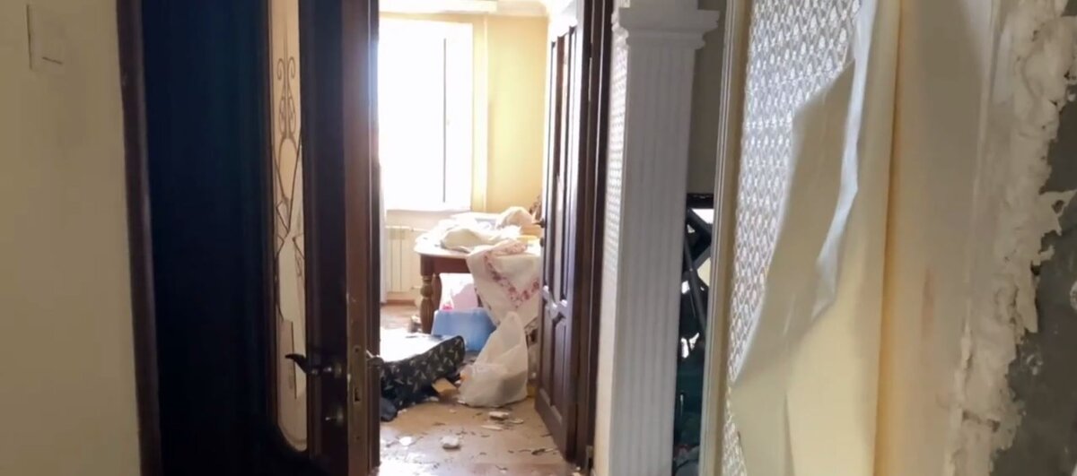 Квартира подозреваемых в Каспийске после работы спецназа. Съёмка: РИА Новости