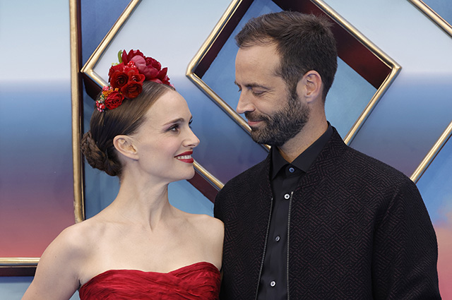 Натали Портман с мужем появились на премьере фильма "Тор: Любовь и гром" в Лондоне Звездные пары