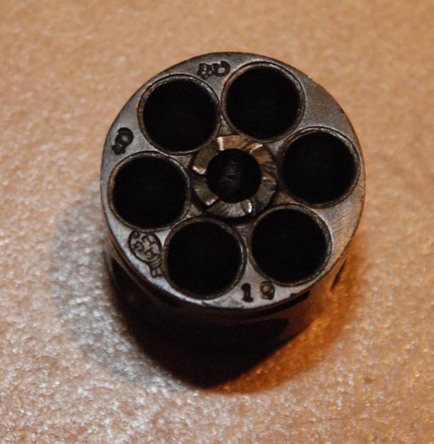 Варнаны против Нагана. И револьверы, и пистолеты Варнаны против Нагана. И револьверы, и пистолеты оружие