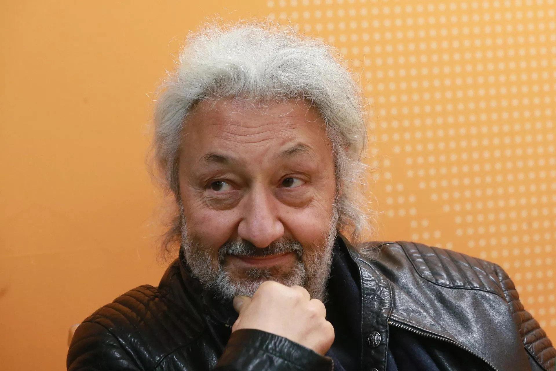 Музыкант Стас Намин во время интервью в студии ради Sputnik - РИА Новости, 1920, 18.04.2025