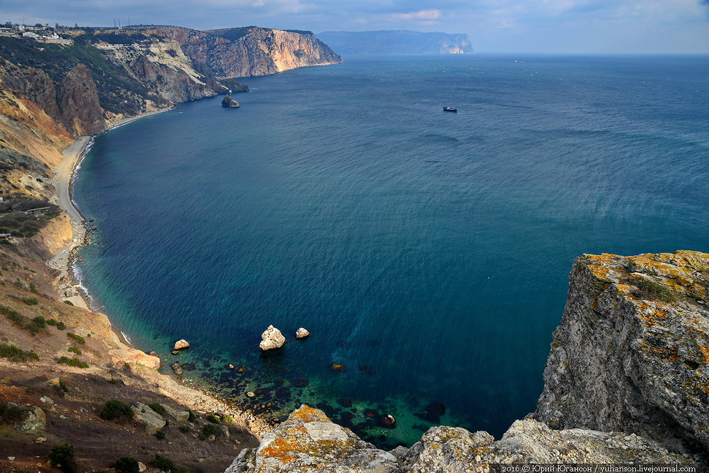 Какое море в крыму. Мыс Фиолент. Балаклава мыс Фиолент. Мыс Фиолент в Крыму. Бухта Фиолент Севастополь.