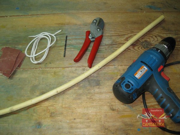 Материалы и инструменты для изготовления дополнительной веревочной рукоятки на лопату