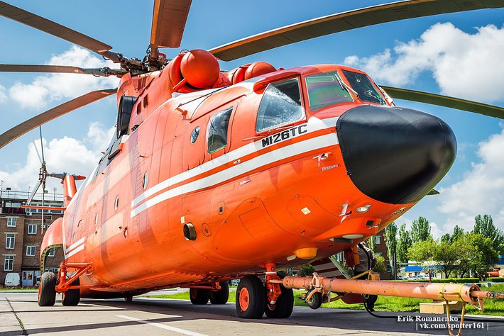 Данный вертолет Ми-26 с серийным номером 31-02 долгое время находился на "Роствертоле" в недостроенном виде, и только в 2015 году был достроен как Ми-26ТС по новому контракту с Flying Dragon Aviation. Фото © Ерик Романенко / aviaforum.ru