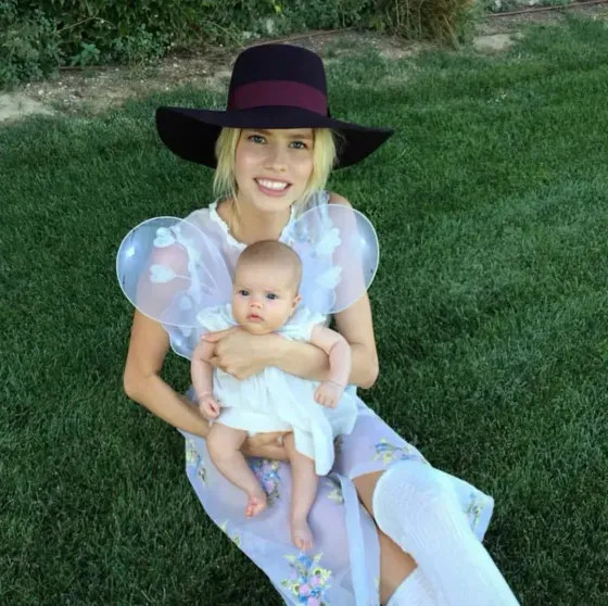 Елена Перминова показала архивные фото с дочерью от миллиардера в честь её 12-летия Перминова, дочерьюЕлена, рождения, братом, Елена, дочери, Елены, очень, Александр, после, Лебедев, который, Ариша, дочерьюАринаЕлена, растёт, детьмиЕлена, родила, Тарасом, миллиардеромМои, бойфрендом