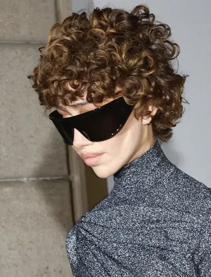 Деми Мур, Эмили Ратаковски, Кейт Мосс и девушка Марка Эйдельштейна (в микроюбке) посетили вечеринку Gucci Эннинфул, Милане, Эмили, показы, супермодель, Арина, Ратаковски, Соболенко, Gucci, после, КоэнЭдвард, пиджак, ГерциговаАлессандро, 33летняя, ГерциговаЕва, ГвасалияЕва, ВинтурДемна, МоссАнна, МоссЭдвард, КоэнНадя