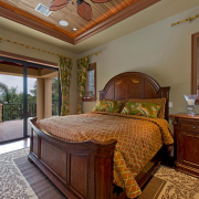 Подхват из пышной бахромы