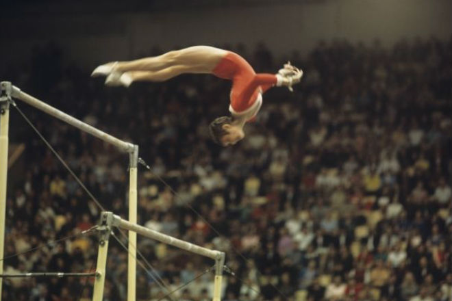 Петля Курбут: красивый, но запрещенный элемент в гимнастике