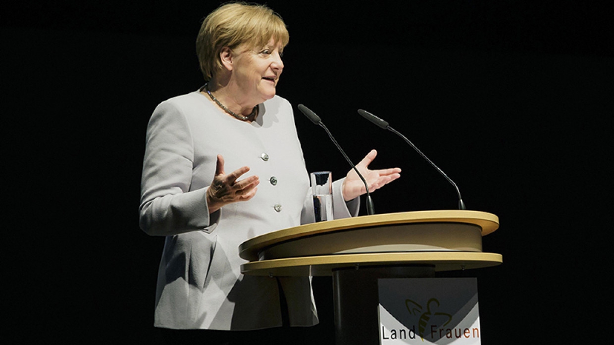 Меркель оценила обстановку в пострадавших от наводнения районах Германии Политика