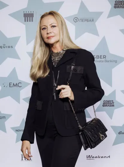 Мария Миронова развелась с мужем, который на 18 лет моложе неё, и судится с ним за опеку над сыном Миронова, мужем, Андрея, сыном, родила, Мария, подал, Фёдора, актриса, очень, ребёнком, Мироновой, трижды, спустя, замуж, вышла, которого, медицинскими, которому, МироноваНапомним