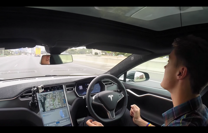 Tesla Motors представила систему автопилота для автомобилей