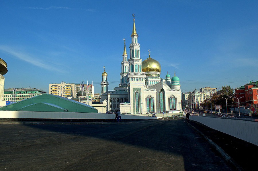 Мечети москвы фото. Московская Соборная мечеть Москва. Соборная мечеть Москва метро.