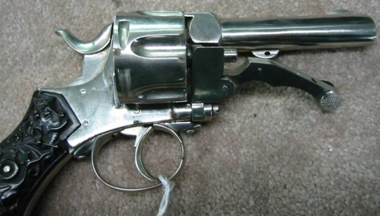 Варнаны против Нагана. И револьверы, и пистолеты Варнаны против Нагана. И револьверы, и пистолеты оружие