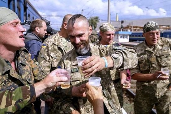 Тотальное пьянство украинских силовиков стало причиной ряда трагических случаев в ВСУ