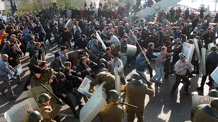 Октябрь 1993-го: Поле битвы, на котором стреляли в себя история,россия