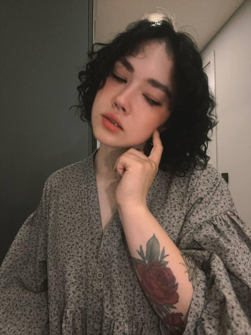 Неожиданный сюрприз: блогер Анастазис получила предложение в «киндере»