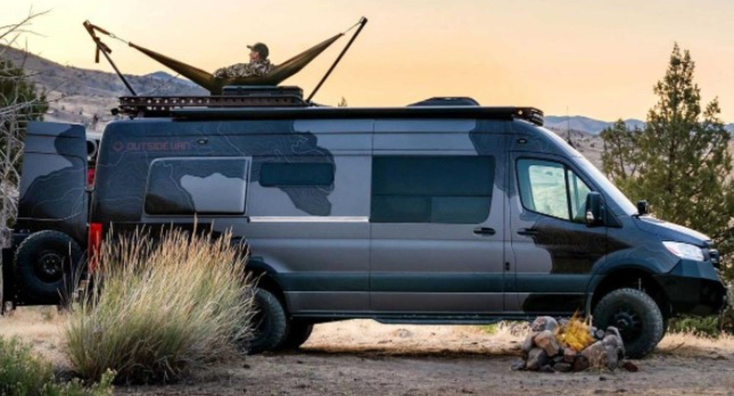 Фургон Mercedes-Benz Sprinter разработали специально для охотников и их крупной дичи