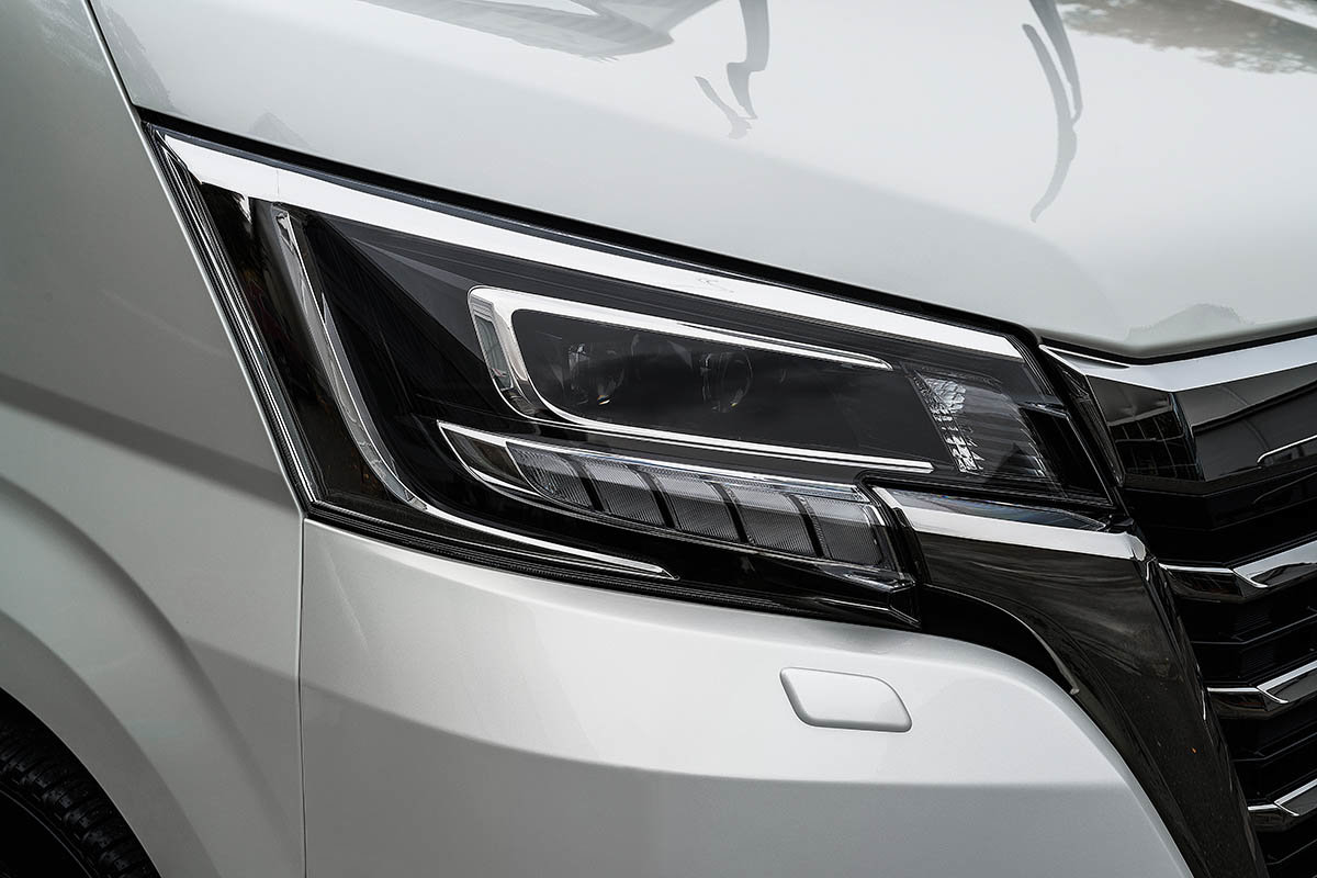 В России начали продавать люксовую версию новой Toyota Hiace В России начали продавать люксовую версию новой Toyota Hiace авто и мото,автоновости,НОВОСТИ