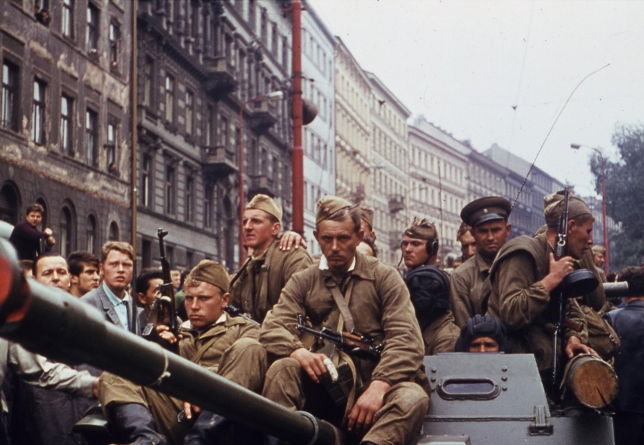 21 августа 1968 года советские войска вошли в Чехословакию