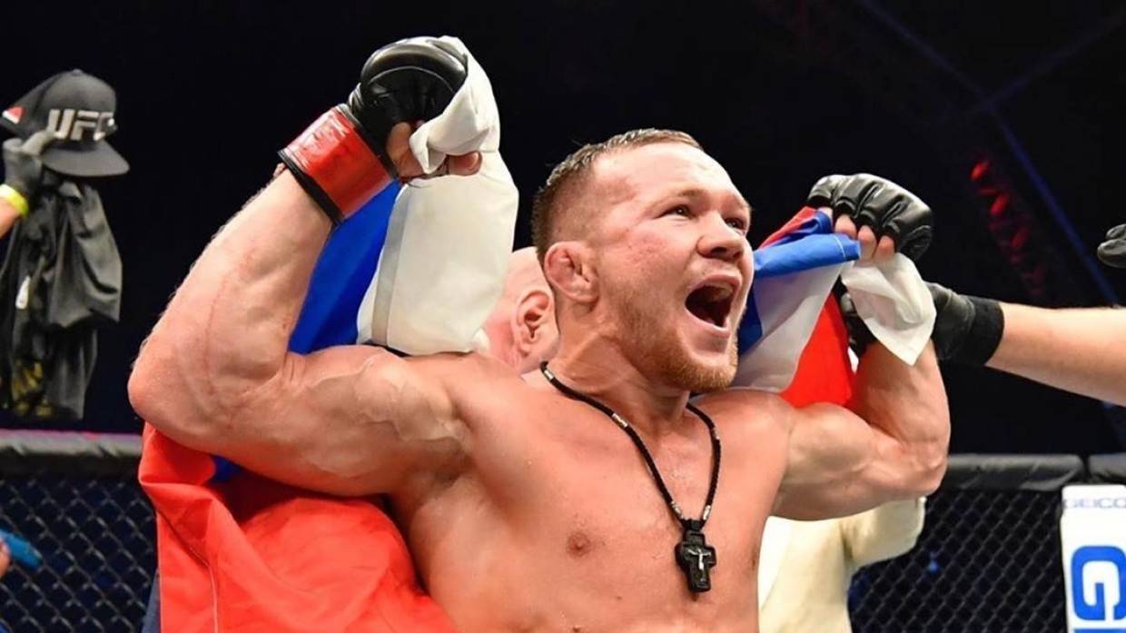 Петр Ян одержал победу над Кори Сэндхэгеном на турнире UFC 267