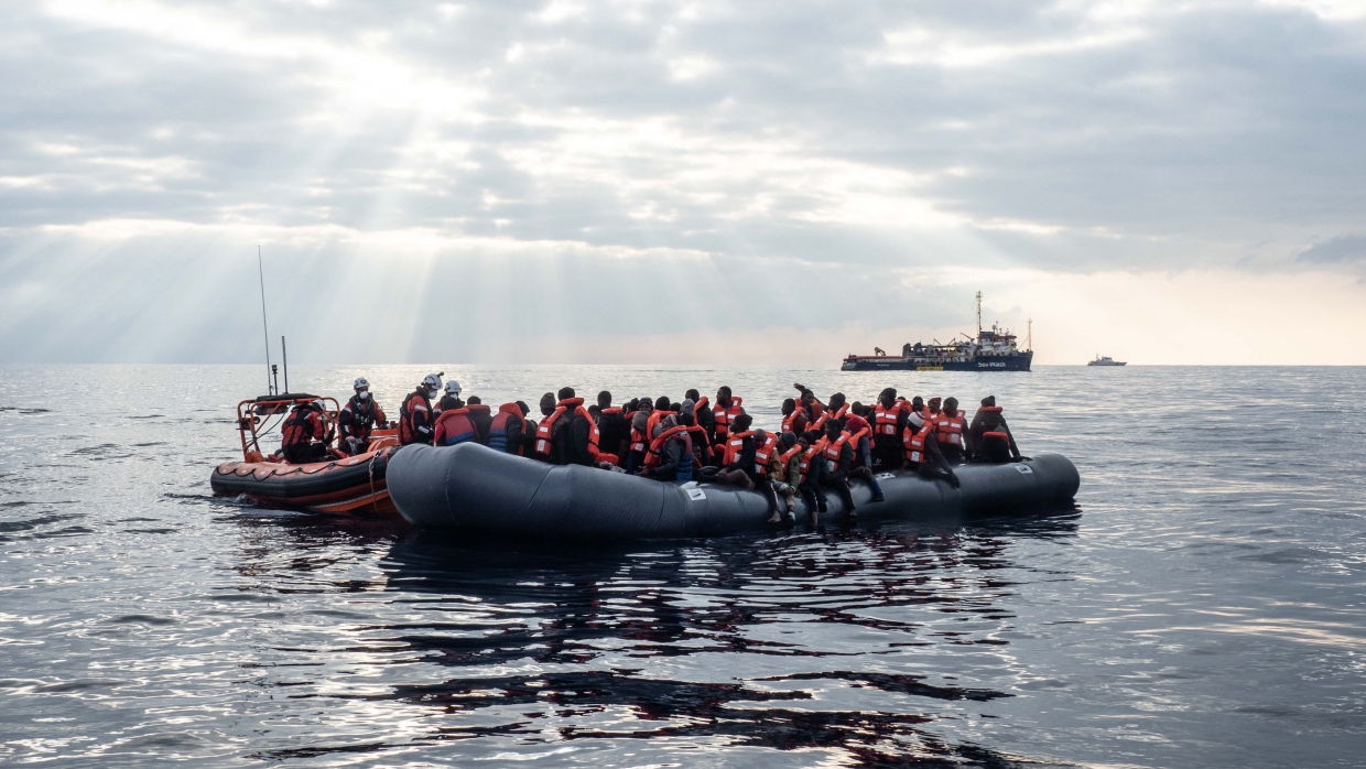 Благотворительные организации поддержали прибывших в Тунис мигрантов