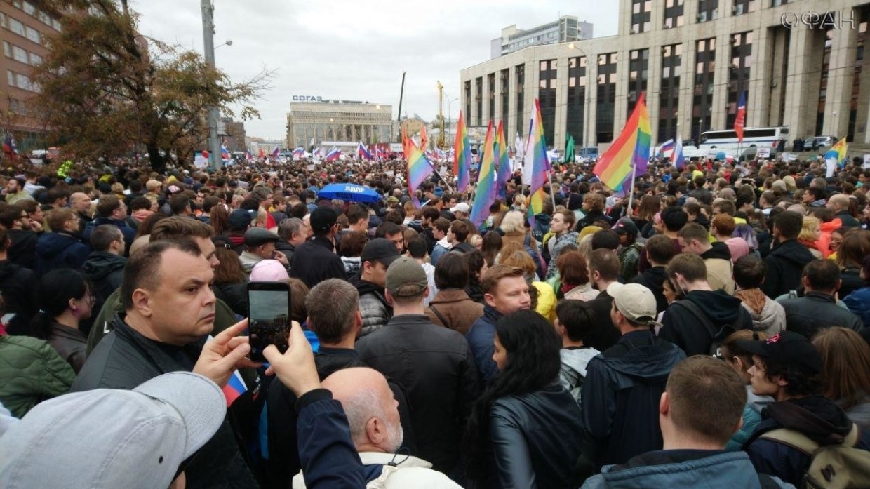 По методичке США на митинге в Москве 10 августа насчитали 25 тыс. человек