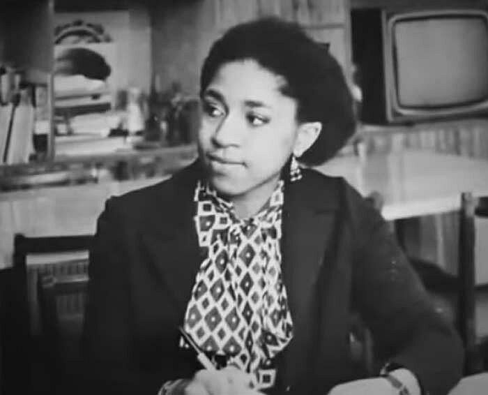 Как советское детство повлияло на семью известной телеведущей Елены Ханги: Не только «Про это» Как советское детство повлияло на семью известной телеведущей Елены Ханги: Не только «Про это» видео,Елена Хаенга,наши звезды,скандал,шоу,шоубиz,шоубиз