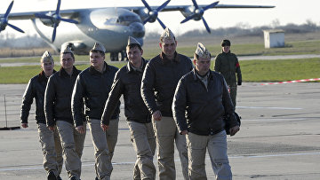 Российские летчики после возвращения из Сирии на авиабазе в Приморско-Ахтарске