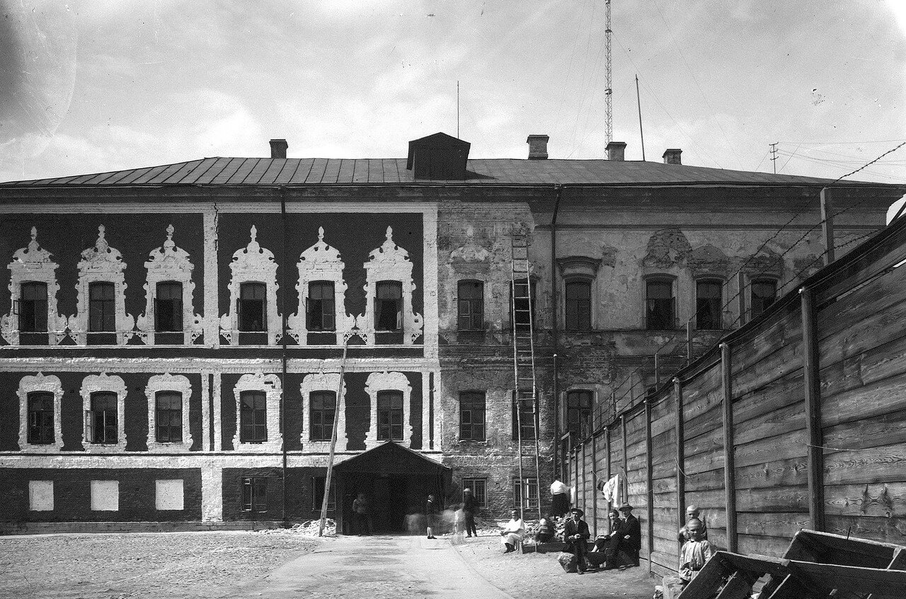 Палаты Троекурова во время реставрации в конце 1920-х годов