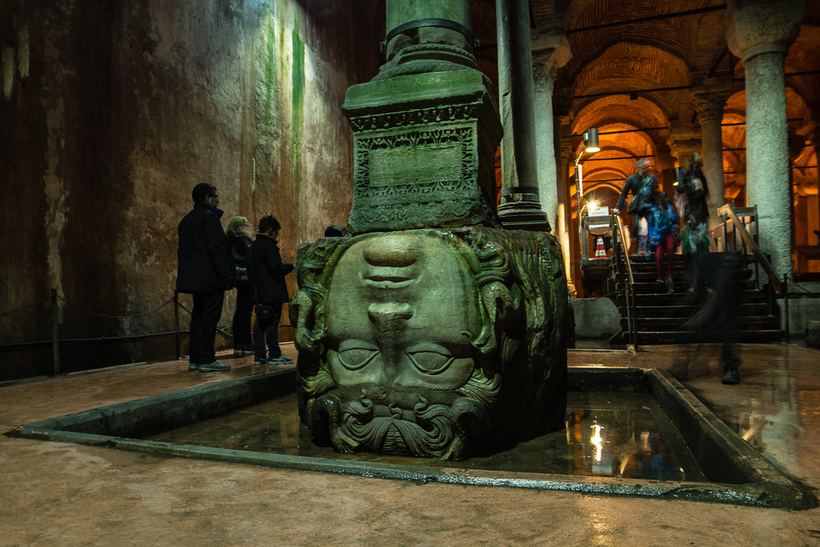 Огромный зал с античными колоннами под Стамбулом — для чего его построили Путешествия,фото