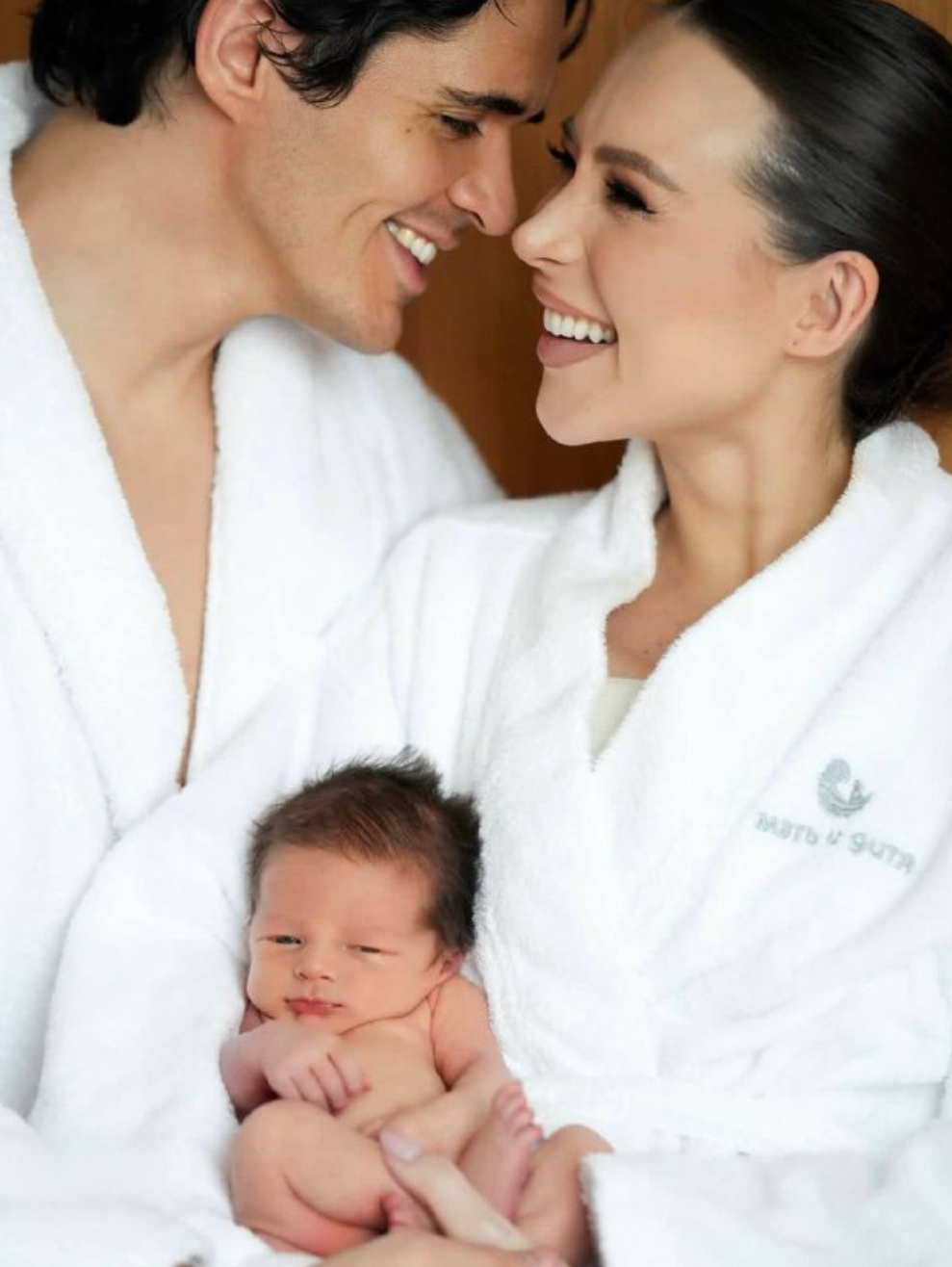 Луис Сквиччиарини и Валерия Чекалина с сыном