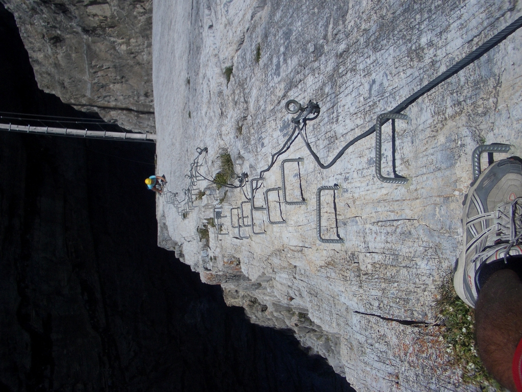 Via Ferrata - железная тропа - не дай бог кому-то на нее попасть! Via Ferrata - железная тропа - не дай бог кому-то на нее попасть!