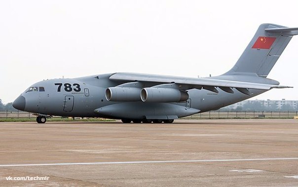 Один из самых больших военно-транспортных самолетов Y-20 «Куньпэн»