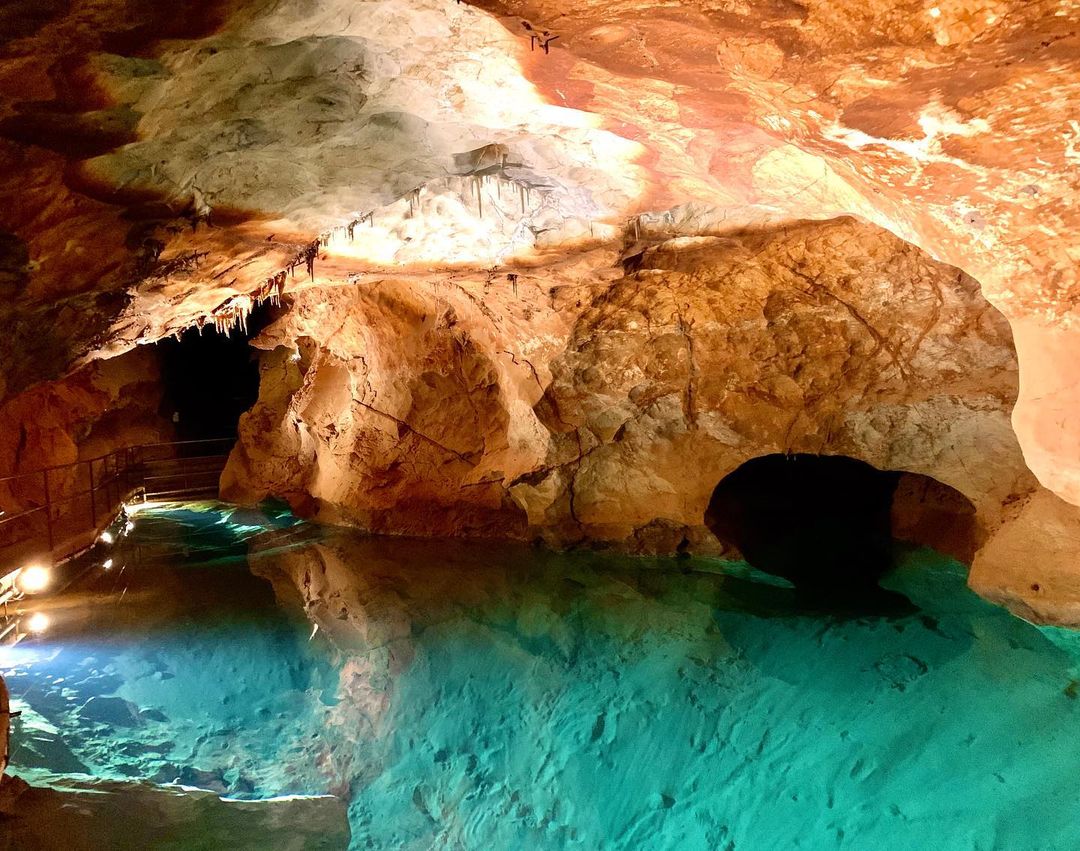 Фантастическое австралийское озеро с бирюзовой водой Фантастическое австралийское озеро с бирюзовой водой Австралия,Голубое озеро,природа