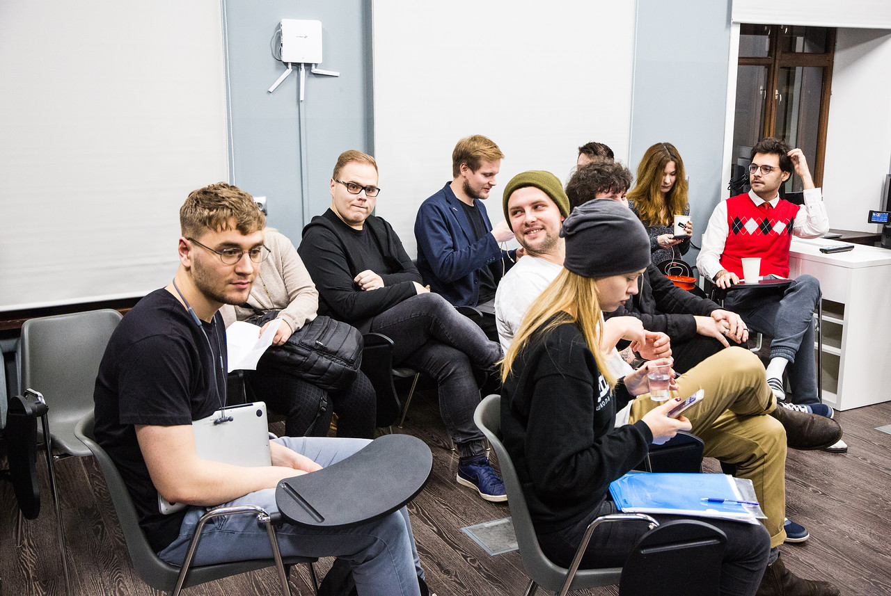 школа кино и телевидения «индустрия» федор бондарчук. школа кино индустрия. индустрия школа логотип. школа индустрия бондарчука. федор бондарчук школа индустрия.