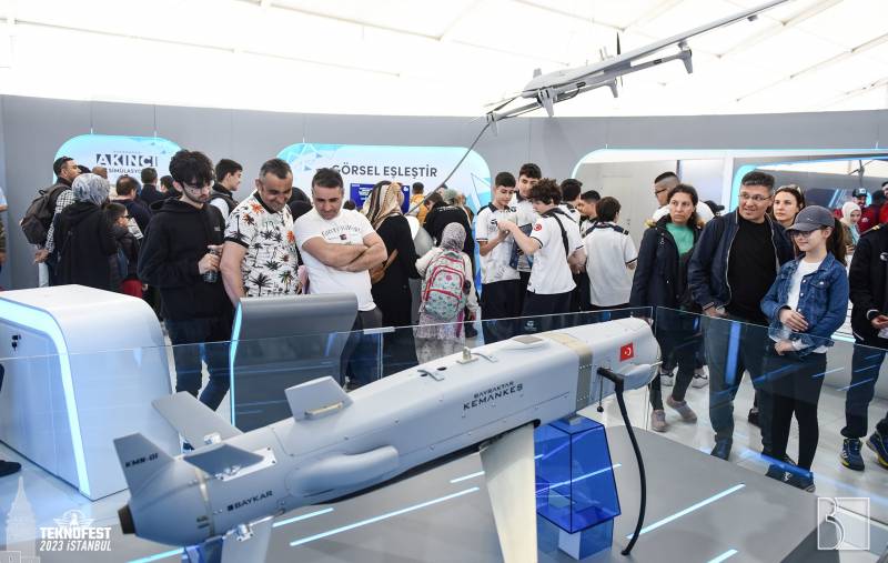 Крылатая ракета с функциями барражирующего боеприпаса: Bayraktar Kemankeş оружие