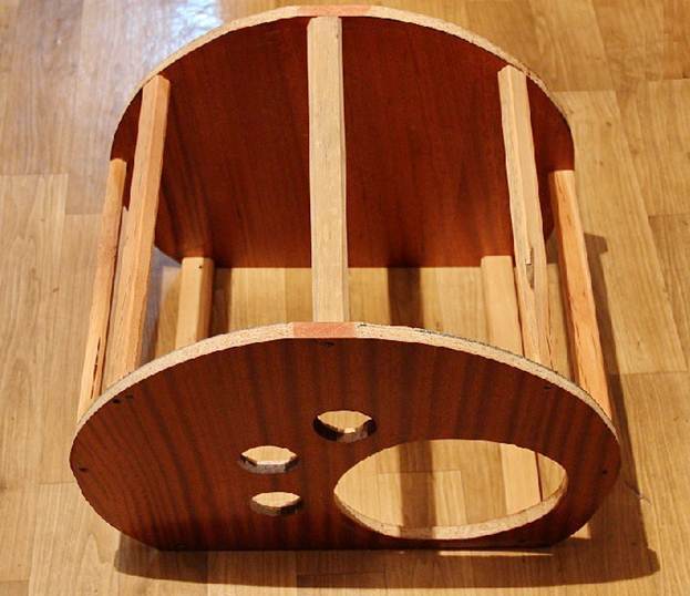 Скрепляем стенки