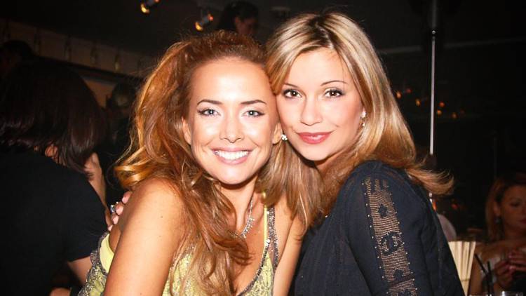 Певица Ксения Новикова рассказала об отношениях с Орловой и Фриске в группе «Блестящие» Певица Ксения Новикова рассказала об отношениях с Орловой и Фриске в группе «Блестящие» Шоу-бизнес