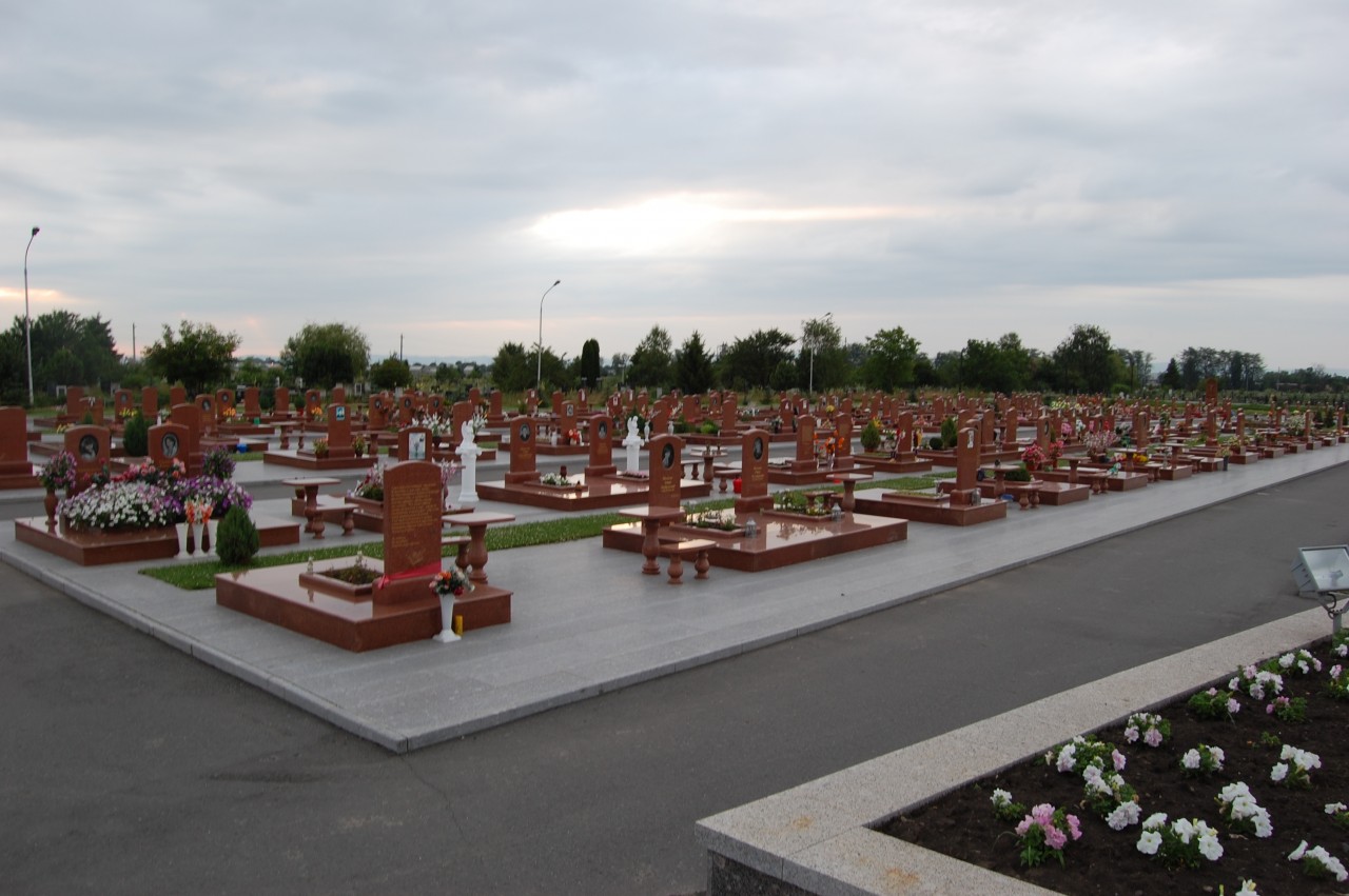 Мемориальное кладбище в Беслане