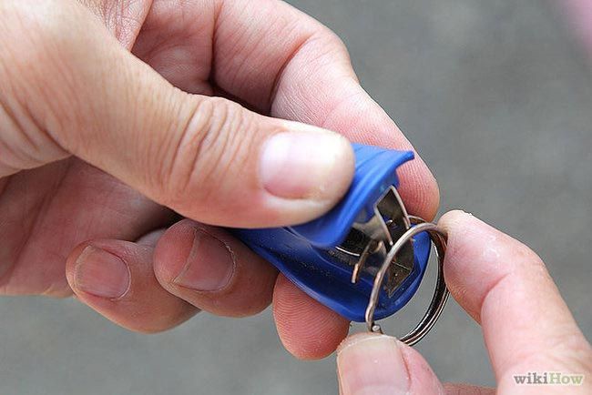 Используйте антистеплер, чтобы легко раскрыть кольцо для ключей авто, интересно, полезные вещи