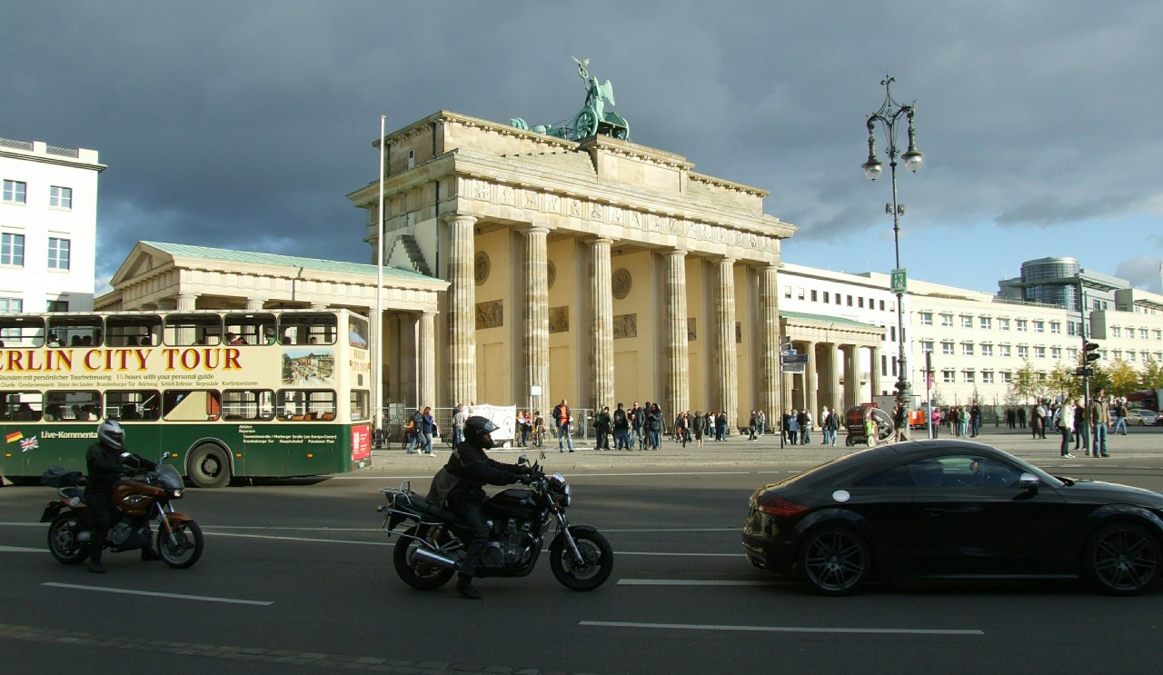 Русский Калининград – пожили, и хватит, отдавайте Европе: провокация в сердце эксклава Русский Калининград – пожили, и хватит, отдавайте Европе: провокация в сердце эксклава россия