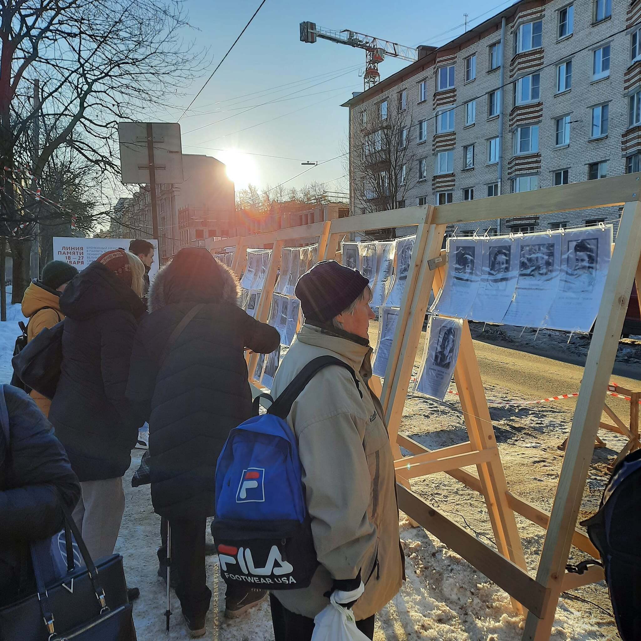 Василеостровцы создали мемориал в память о людях, живших на острове в блокаду. Как он выглядит