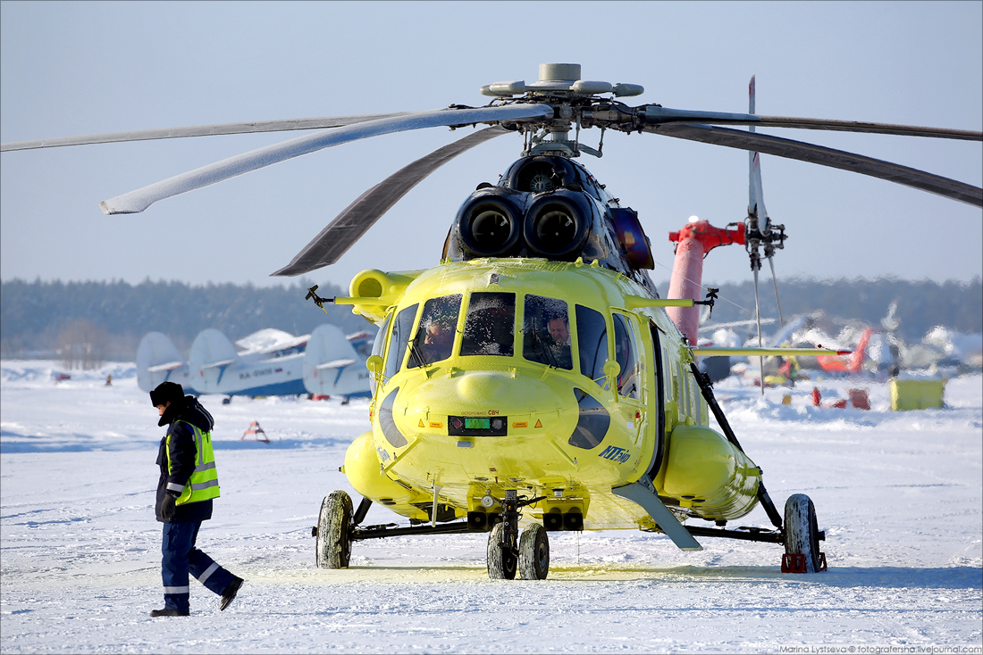 Новейший вертолёт Ми-171А2 начали эксплуатировать в России: репортаж Война и мир